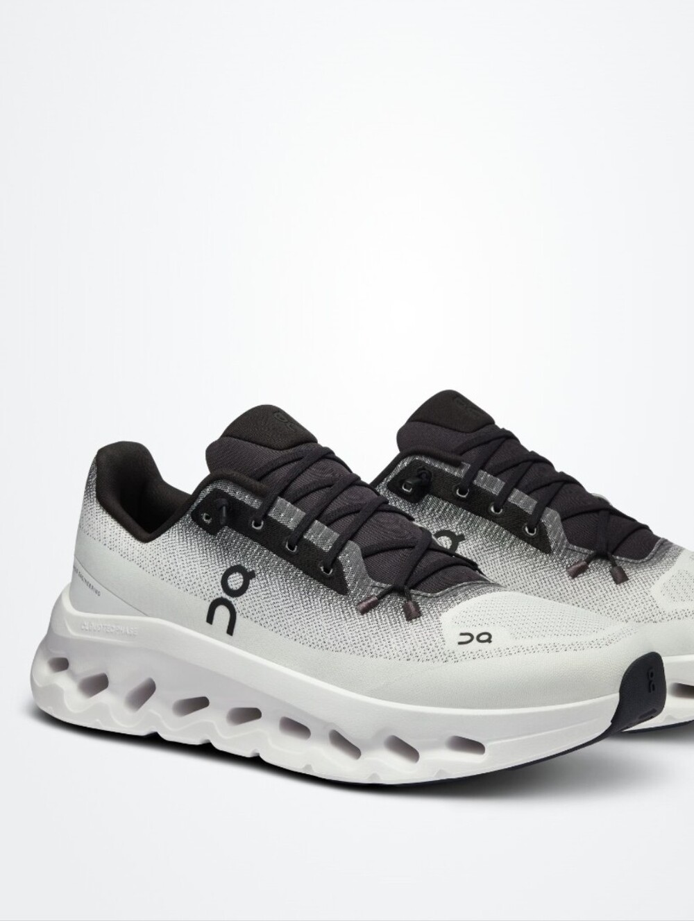 On Running Cloudtilt Black Ivory 3ME10101430 Black/White Women's Size 7.5